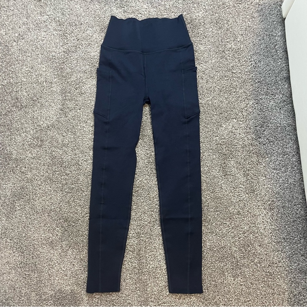 Fabletics NWT High-Waisted Sculpt Knit Pocket Leggings Size M
